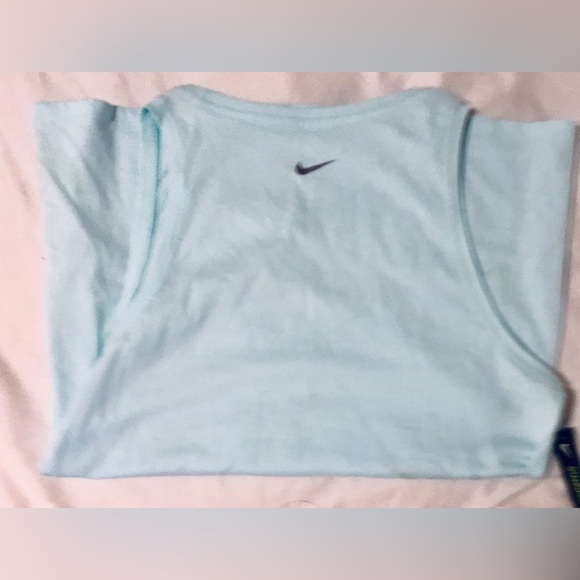 Nike Dry-Fit workout tee NWT - Picture 3 of 5